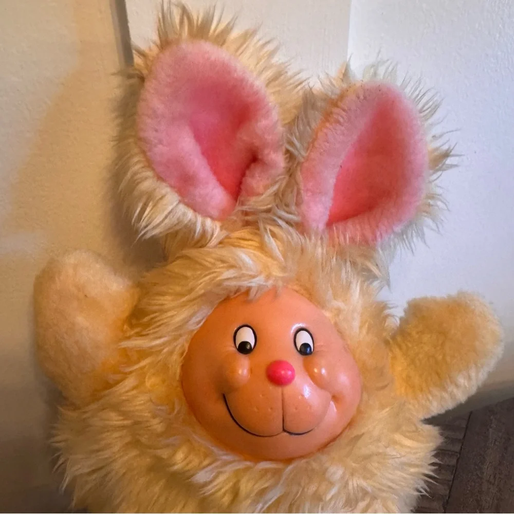 Vintage Happy Hoppy Yellow Rabbit Plush Vinyl Face MTY‎ International Pink Ears